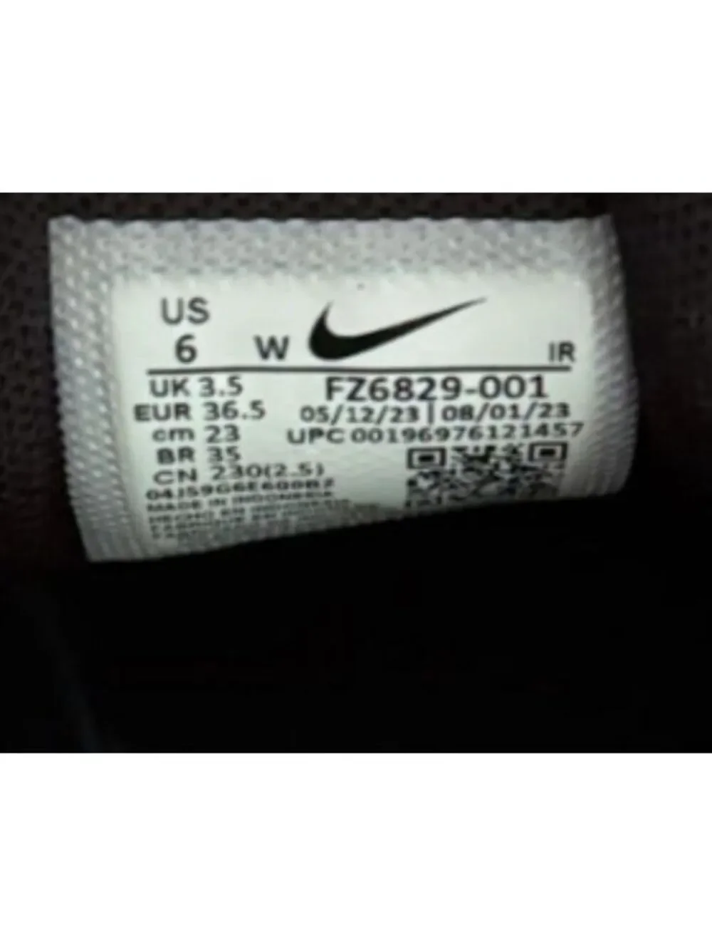 Nike Revolution 7 Women's Running Shoes Black White Size 6 Wide